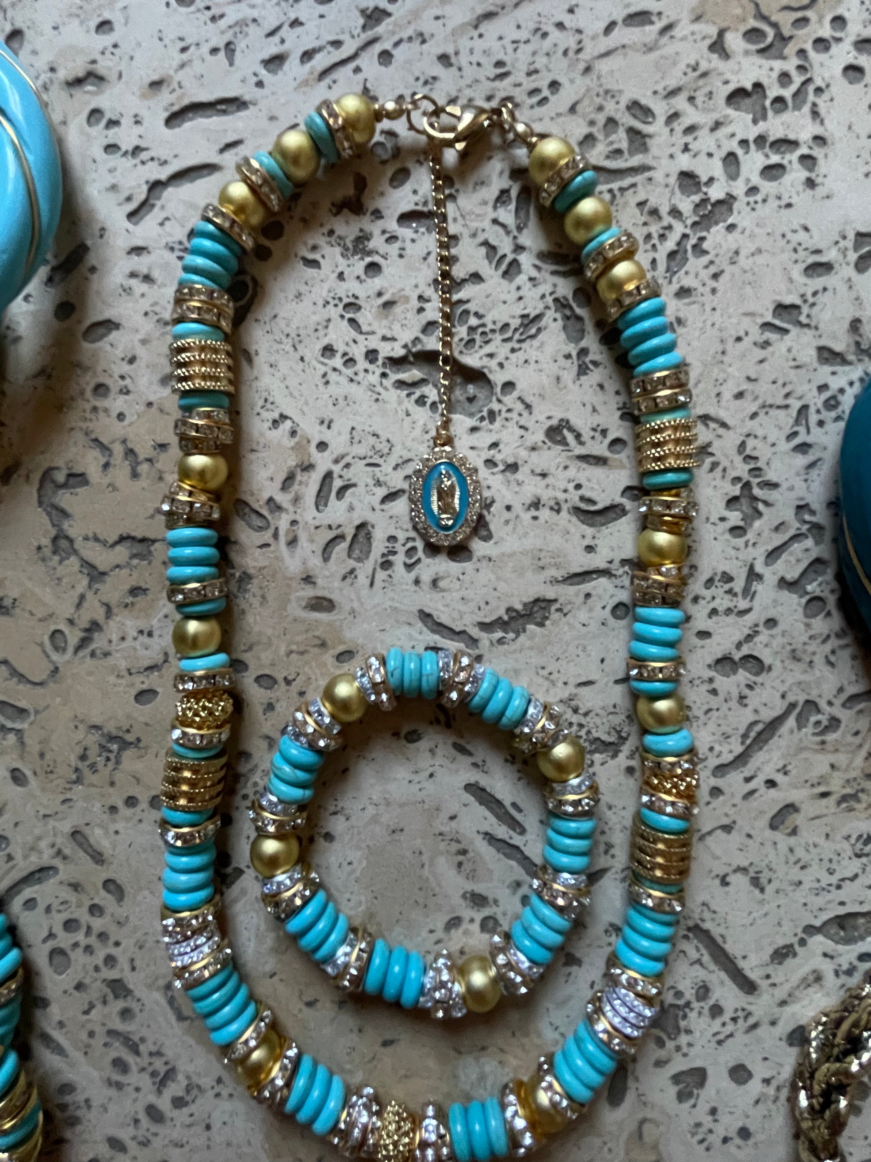 Collier Turquoisus madone